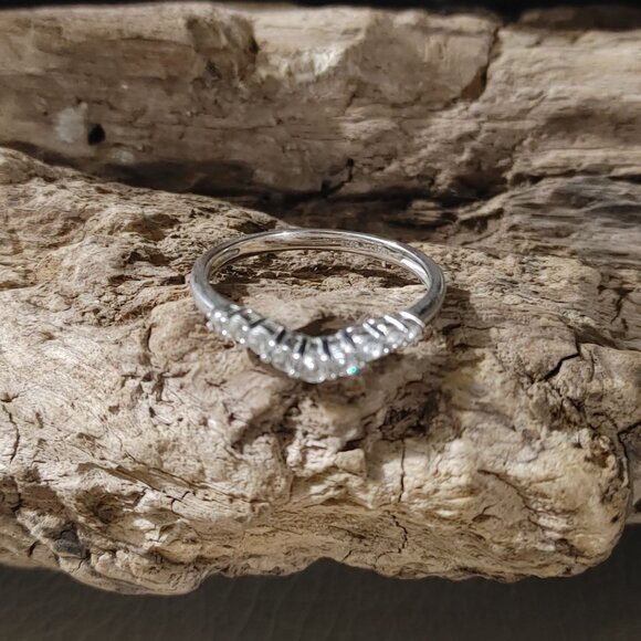 Jeulia Ring Size 9 Vintage Sterling Silver Stackable Wrap Moissanite Accents - Picture 15 of 15